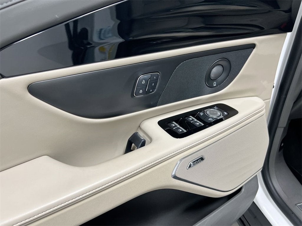 2025 Lincoln Nautilus Reserve