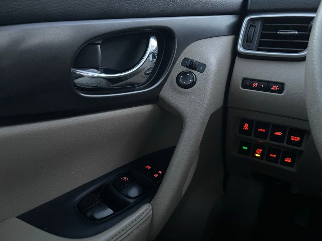 2015 Nissan Rogue SV