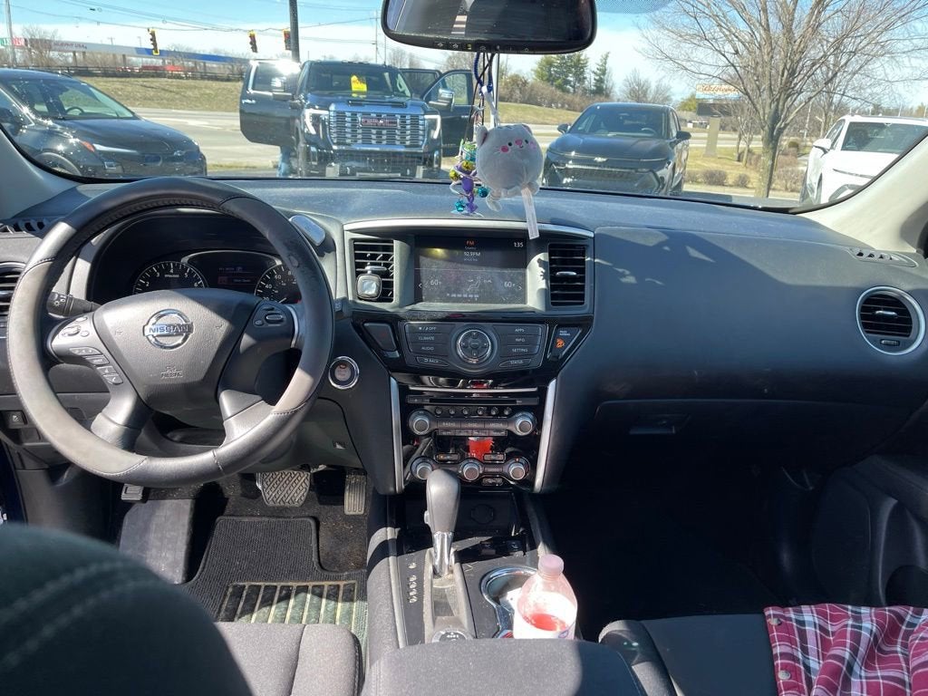 2017 Nissan Pathfinder SV