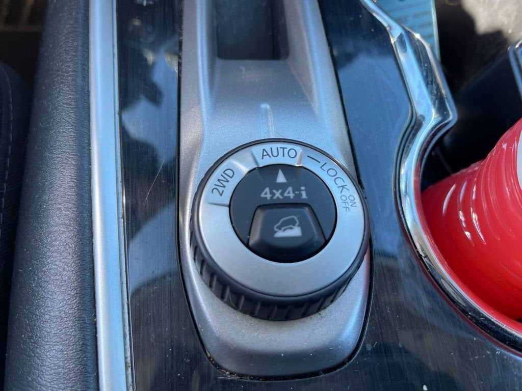 2017 Nissan Pathfinder SV