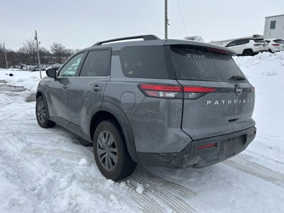 2024 Nissan Pathfinder SV