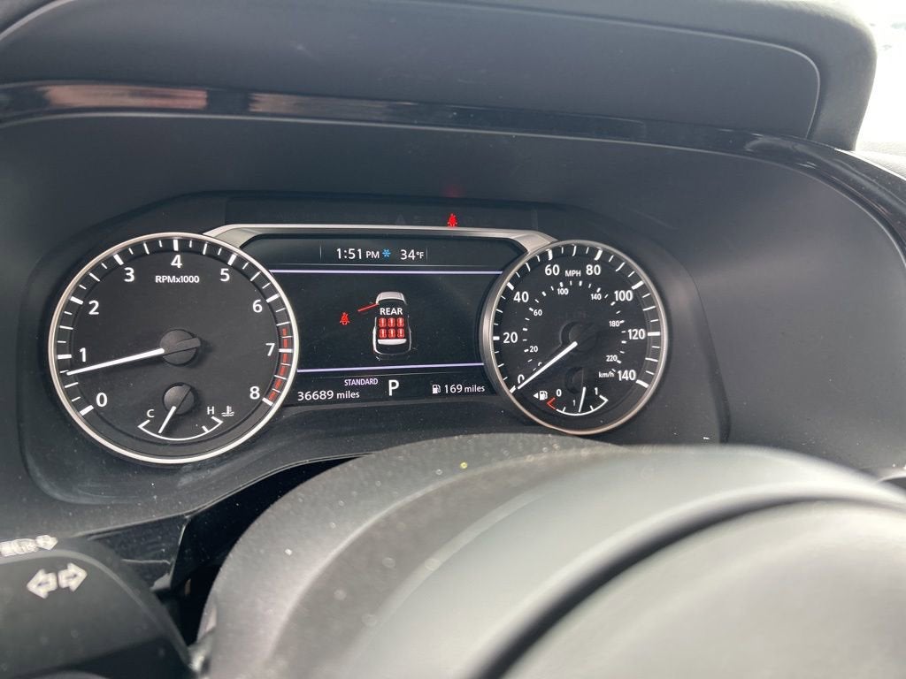 2024 Nissan Pathfinder SV