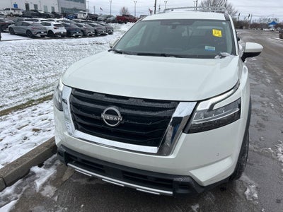 2023 Nissan Pathfinder SL