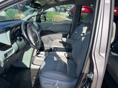 2020 Toyota Sienna XLE
