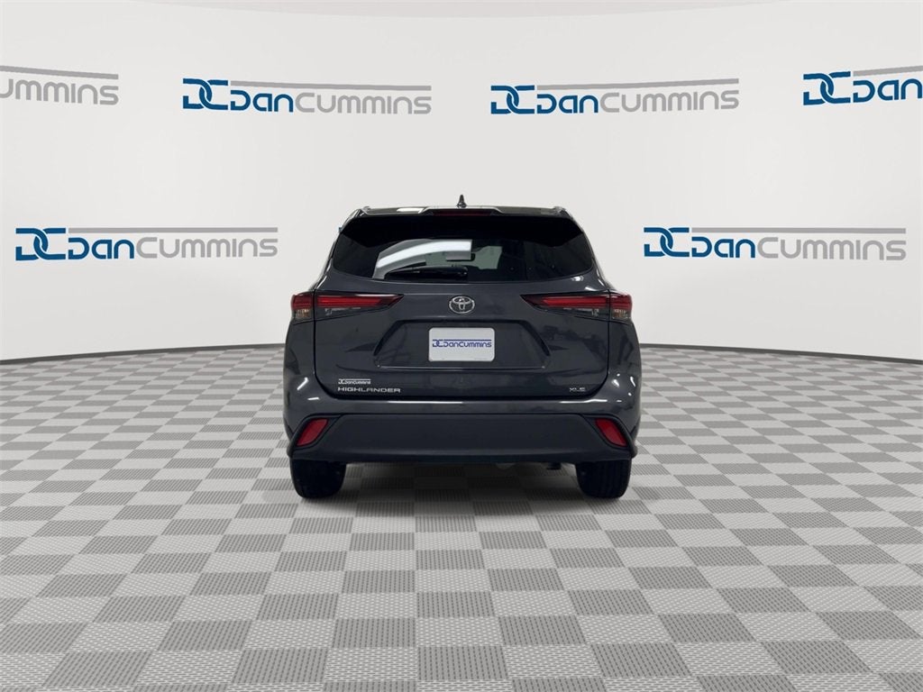 2024 Toyota Highlander LE