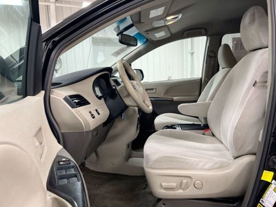 2011 Toyota Sienna LE AAS