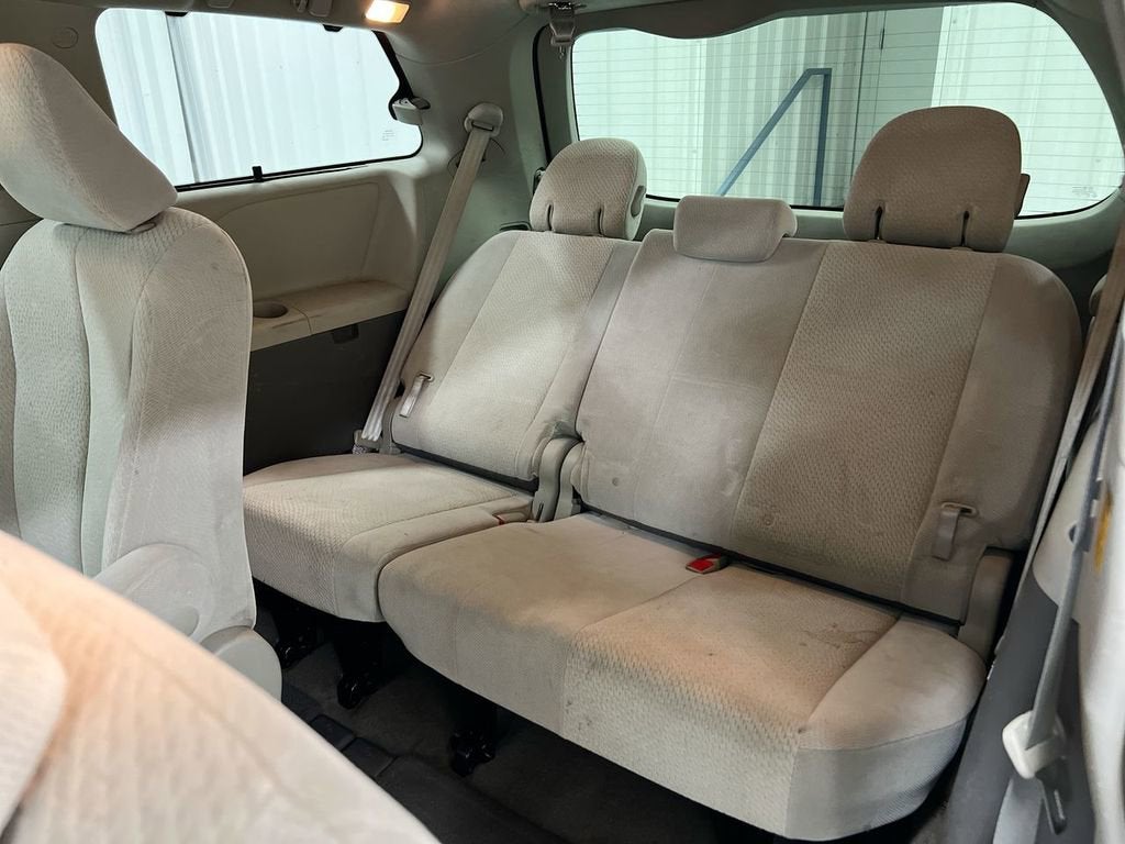 2011 Toyota Sienna LE AAS