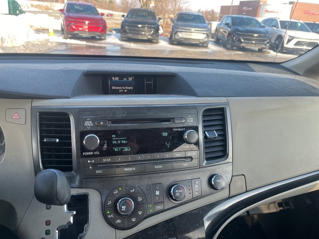 2011 Toyota Sienna LE AAS