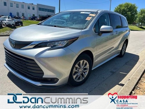 2023 Toyota Sienna LE