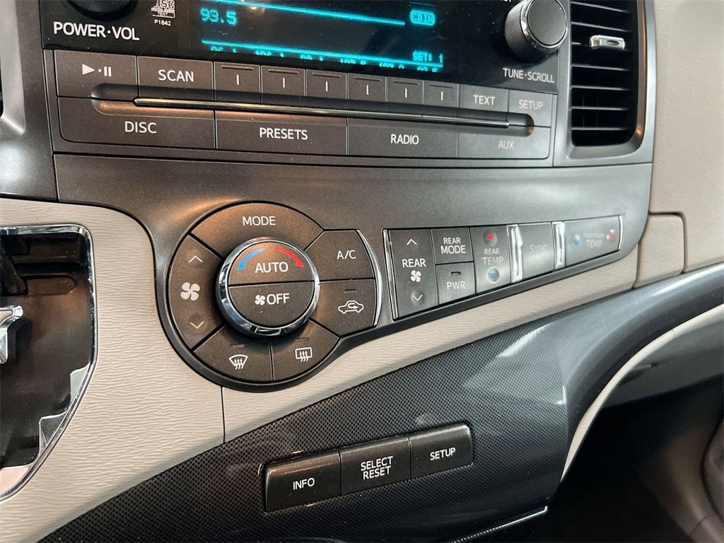 2011 Toyota Sienna SE