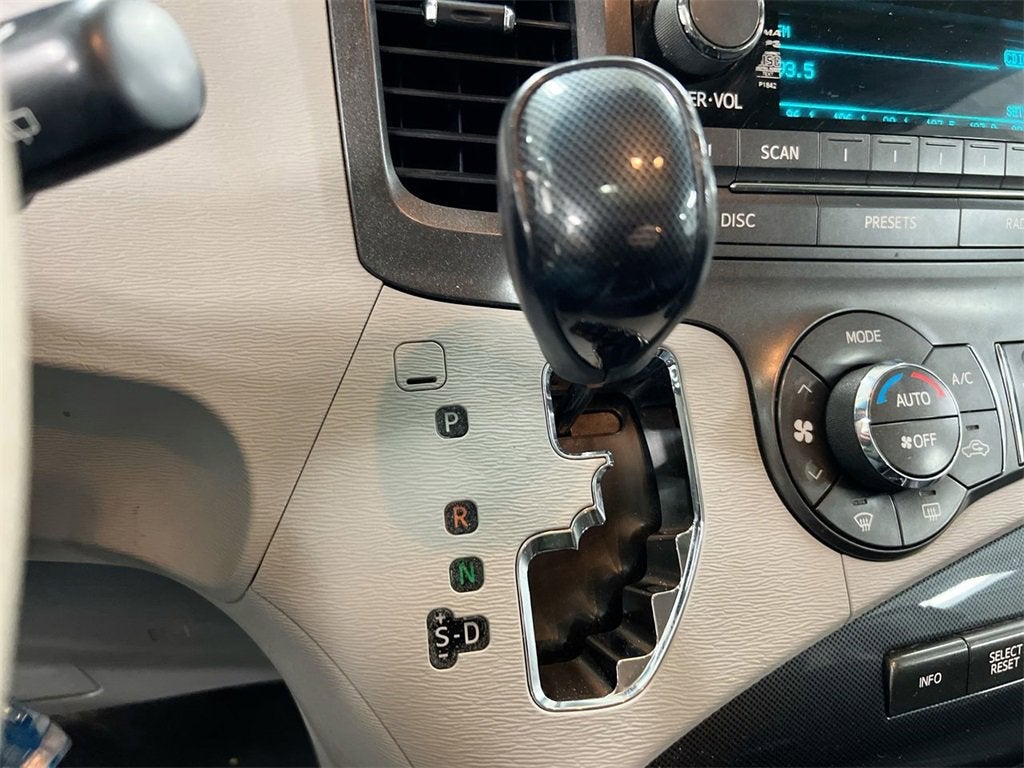 2011 Toyota Sienna SE