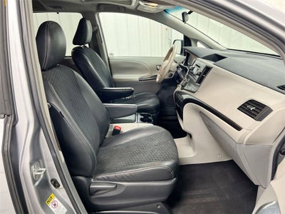 2011 Toyota Sienna SE