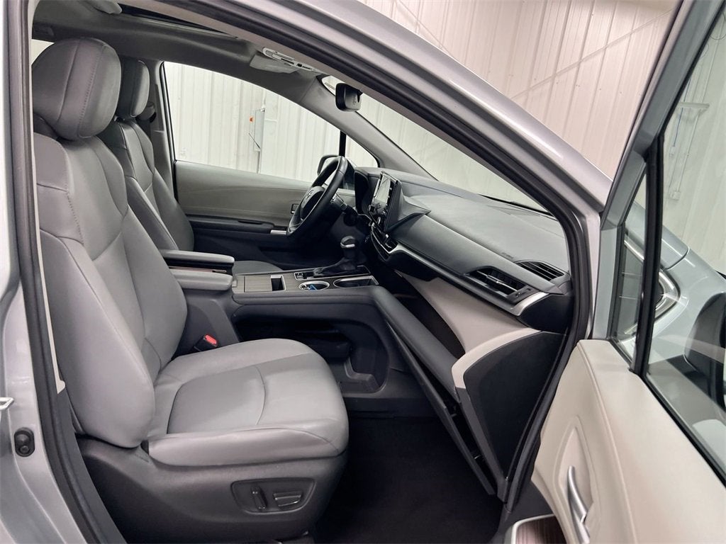 2024 Toyota Sienna XLE