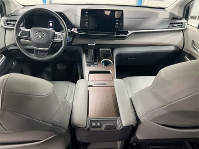 2024 Toyota Sienna XLE