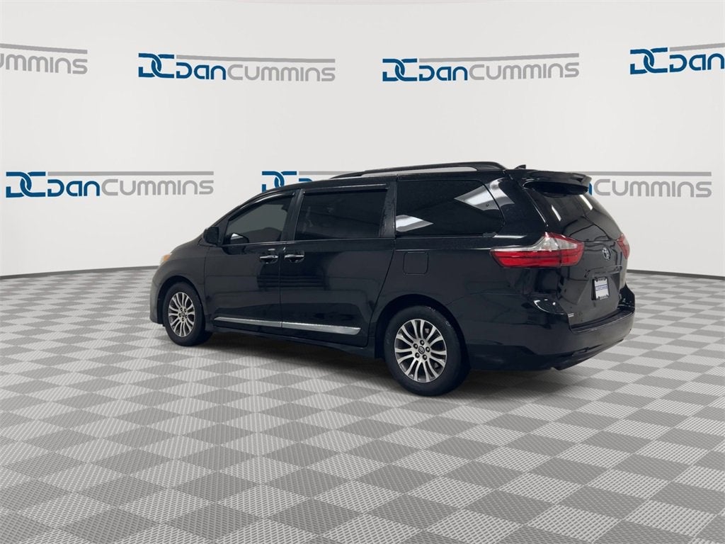 2018 Toyota Sienna XLE Auto Access Seat