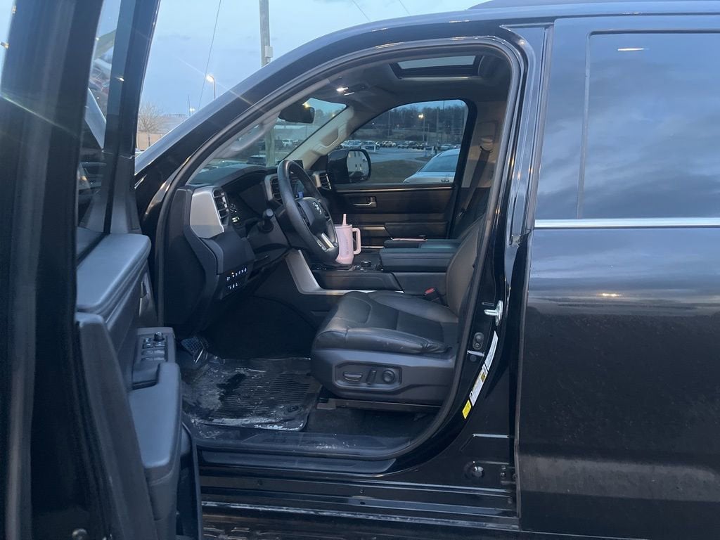 2024 Toyota Sequoia SR5