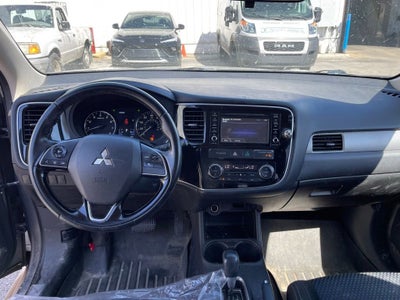 2016 Mitsubishi Outlander SE