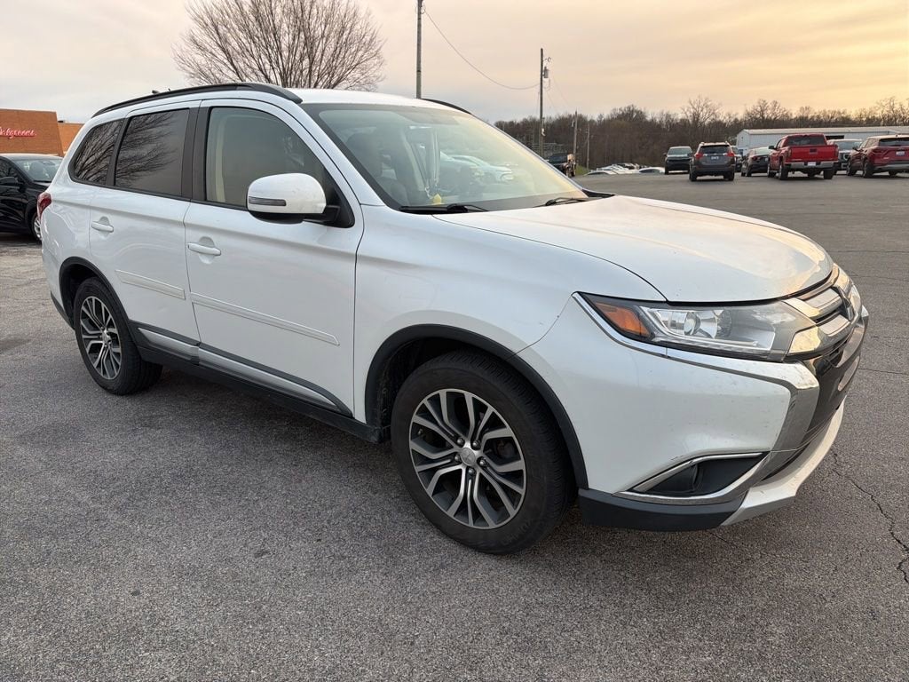 2016 Mitsubishi Outlander SE