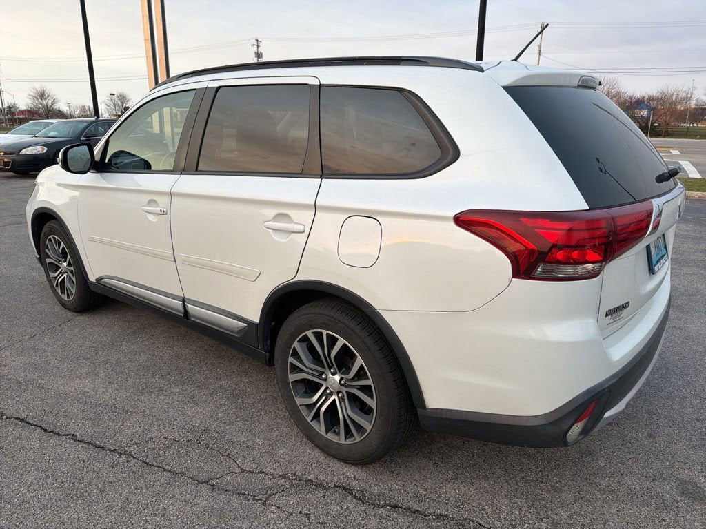 2016 Mitsubishi Outlander SE