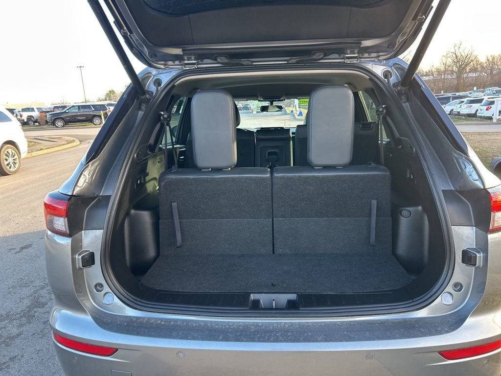 2023 Mitsubishi Outlander SE