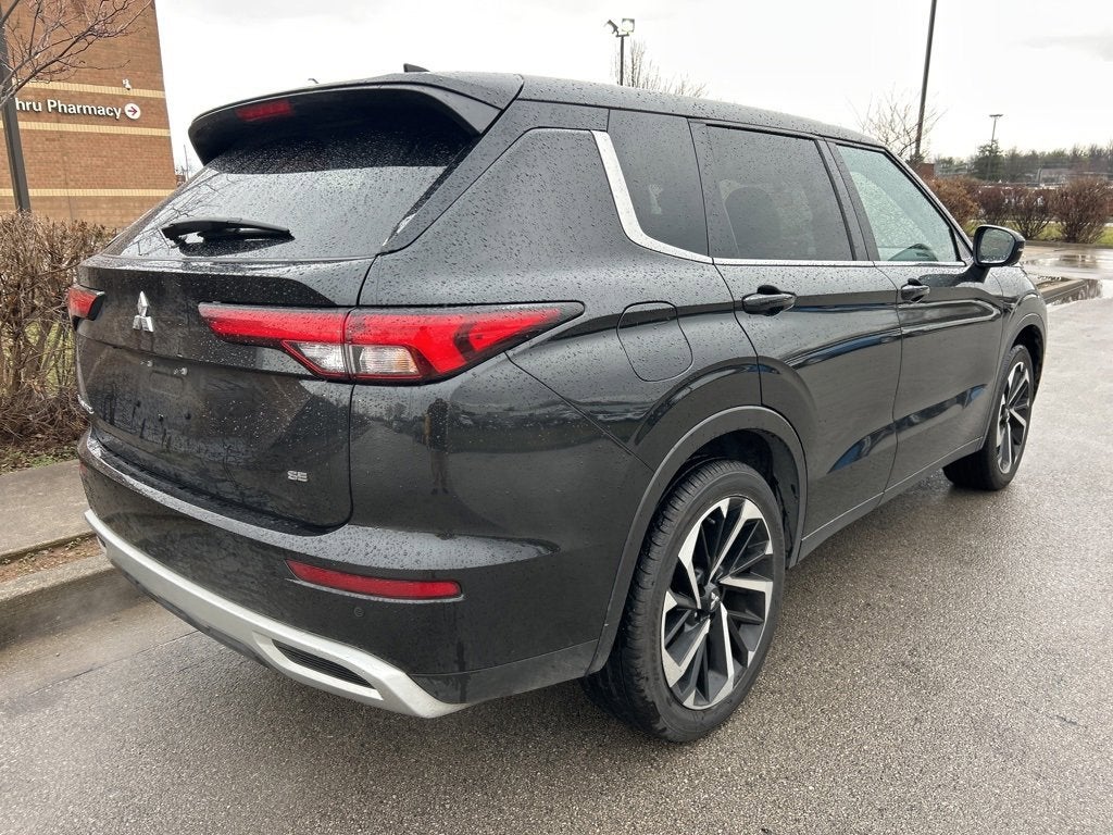 2024 Mitsubishi Outlander SE