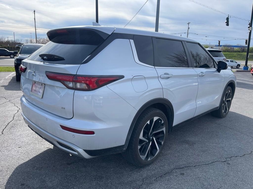 2023 Mitsubishi Outlander SE