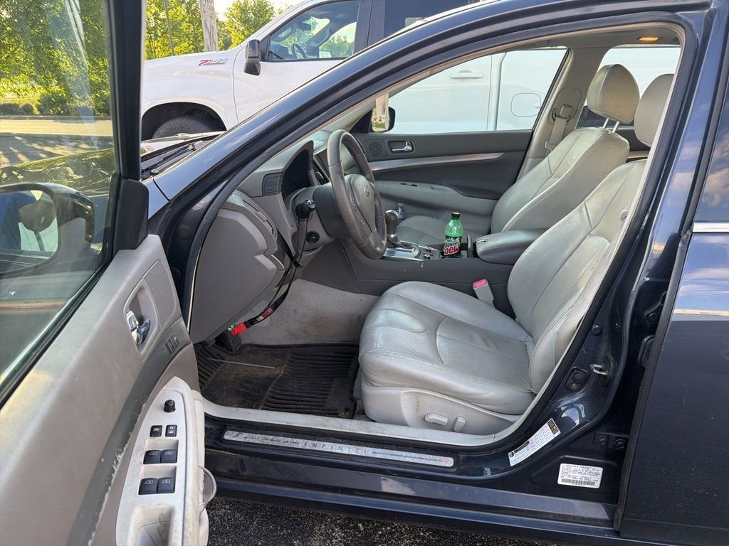 2010 INFINITI G37 Sedan x