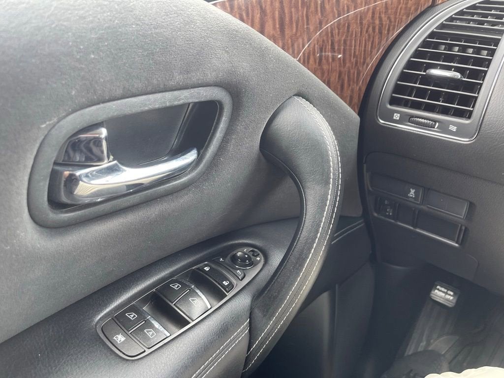 2017 Nissan Armada SV