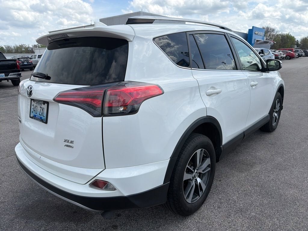 2017 Toyota RAV4 XLE