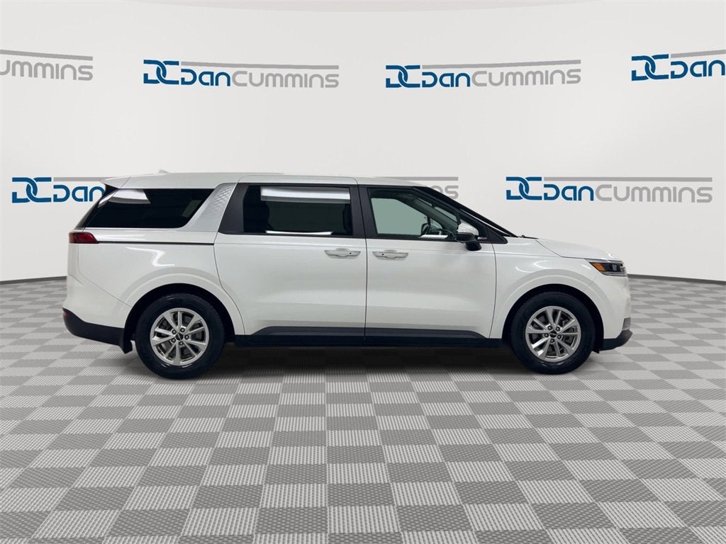 2023 Kia Carnival LX