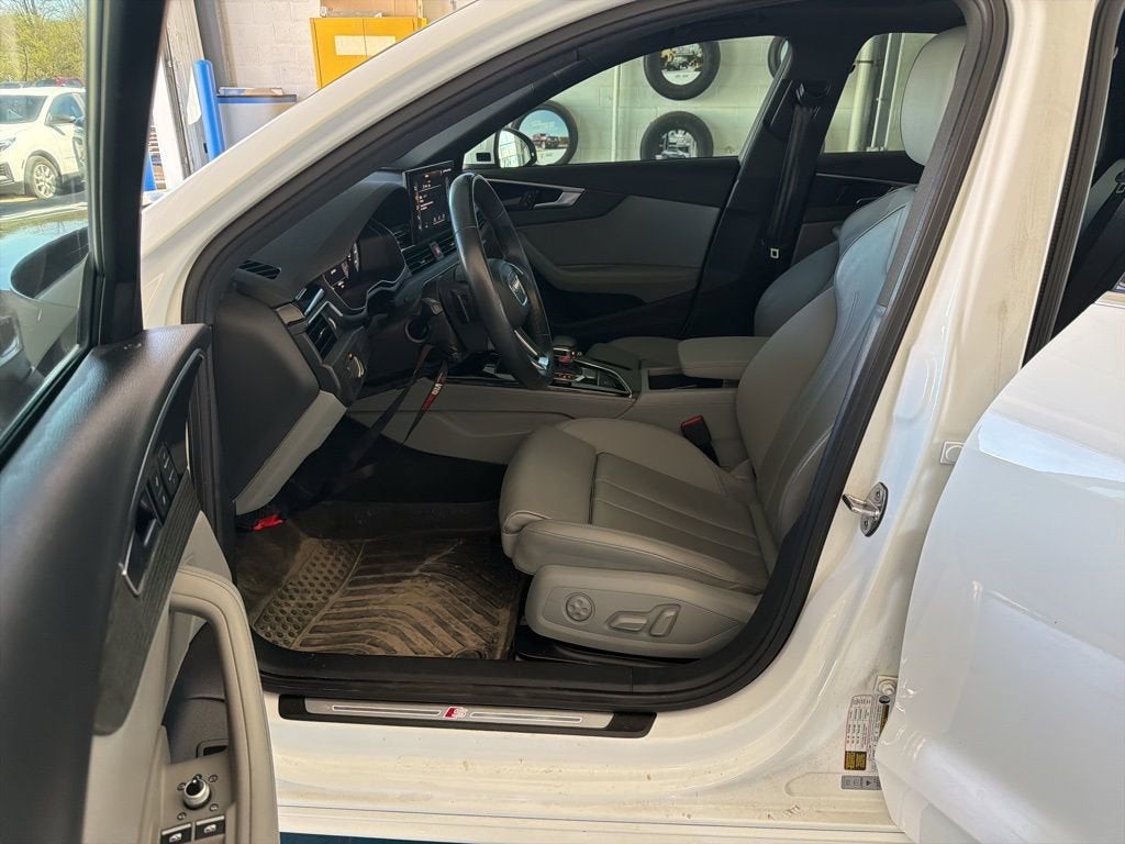 2023 Audi A4 Sedan S line Premium Plus