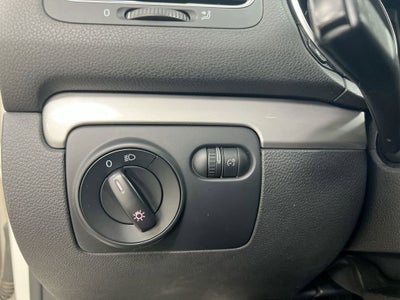2011 Volkswagen Golf Base