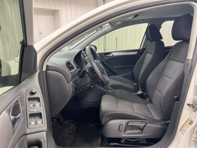 2011 Volkswagen Golf Base