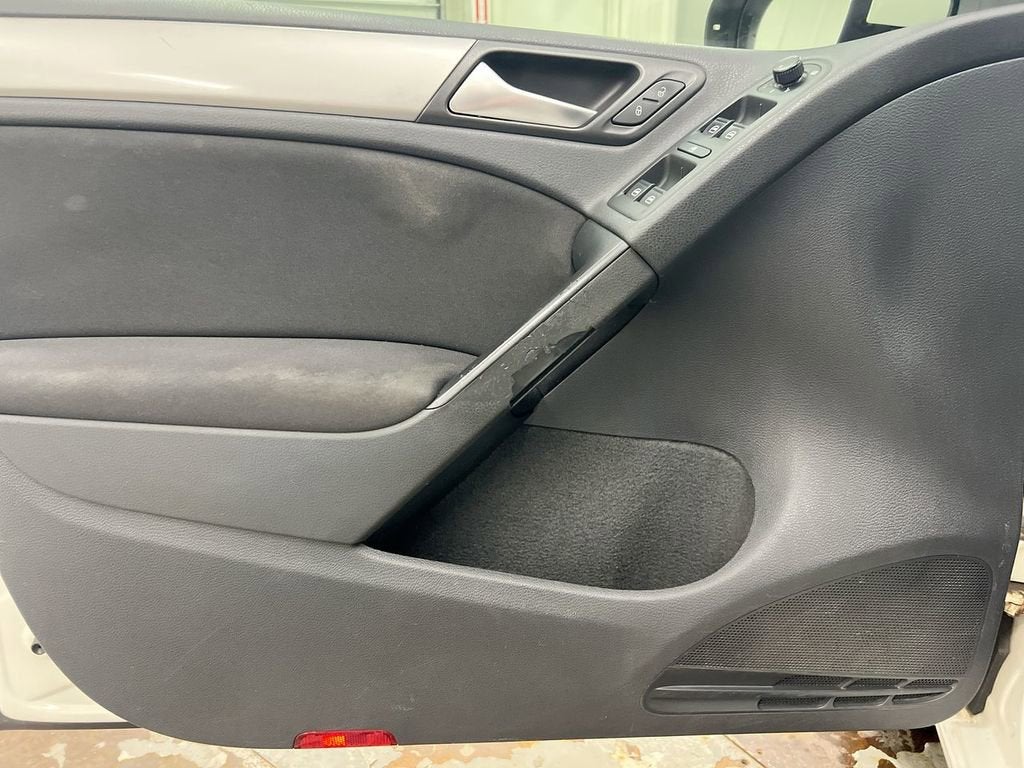 2011 Volkswagen Golf Base