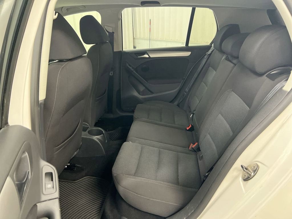 2011 Volkswagen Golf Base