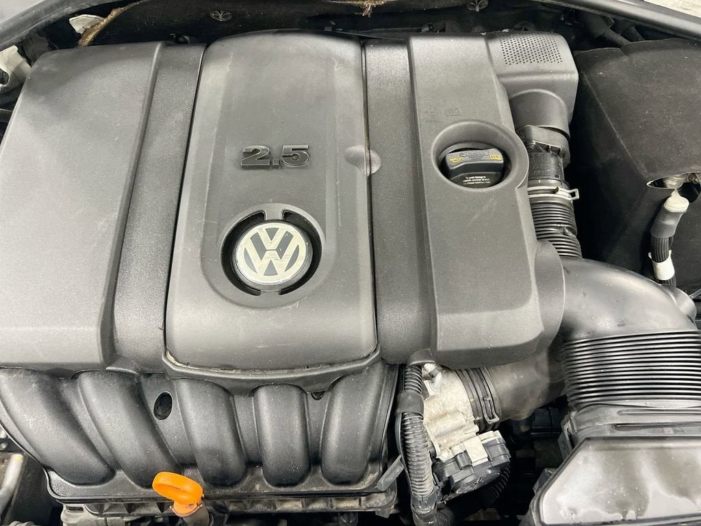 2011 Volkswagen Golf Base