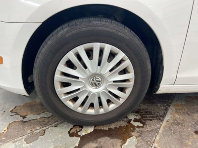 2011 Volkswagen Golf Base