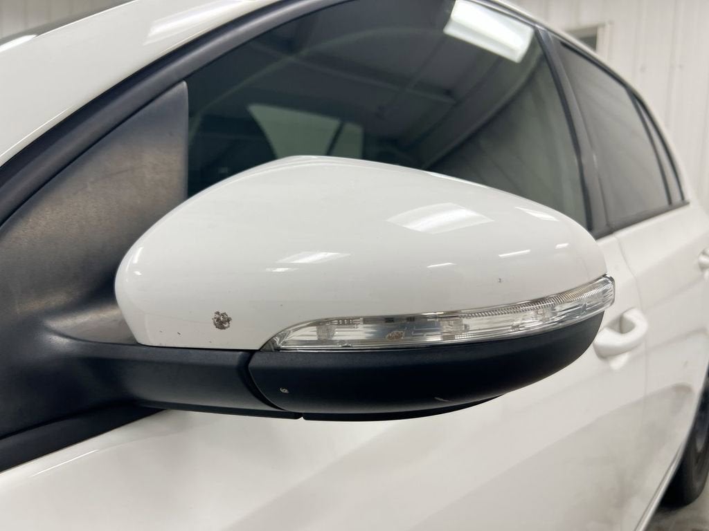 2011 Volkswagen Golf Base