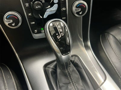 2017 Volvo V60 R-Design Platinum