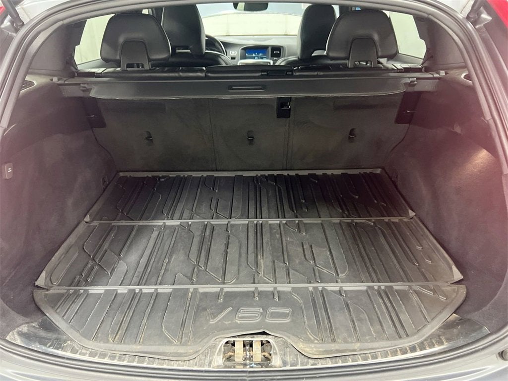 2017 Volvo V60 R-Design Platinum