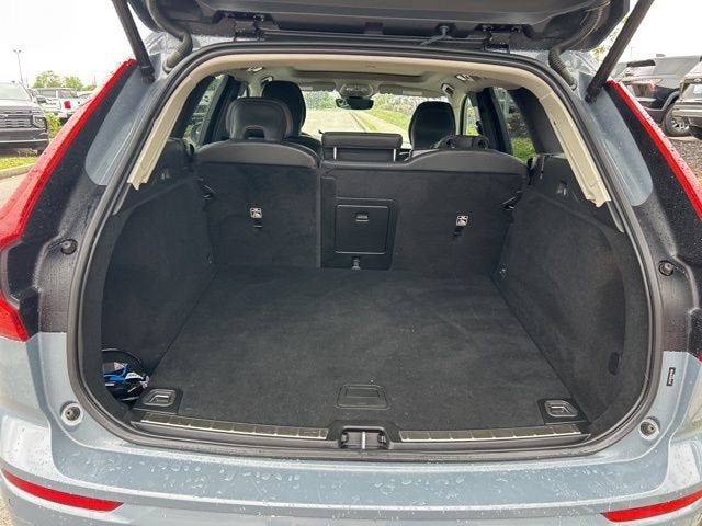 2023 Volvo XC60 Plus Bright Theme