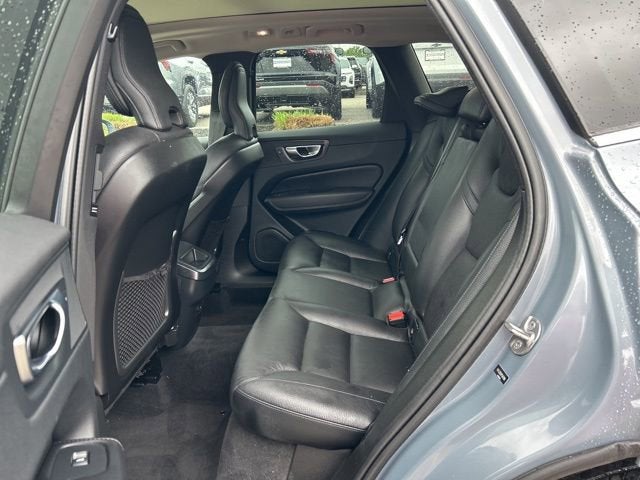 2023 Volvo XC60 Plus Bright Theme