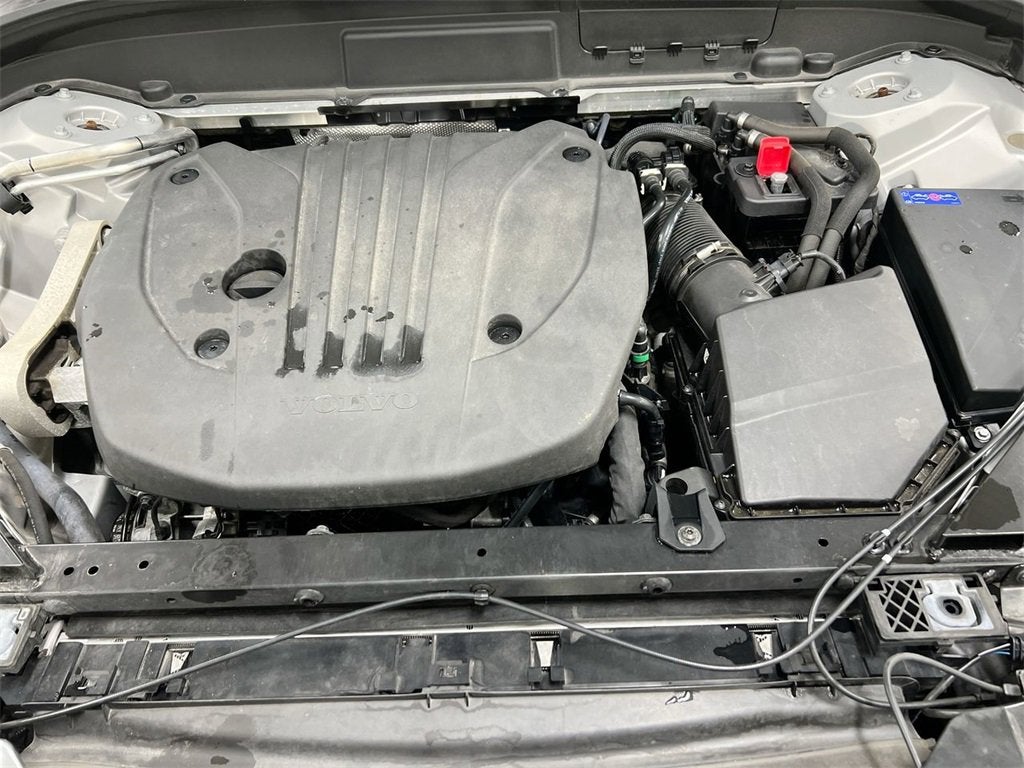 2024 Volvo XC60 Plus Dark Theme