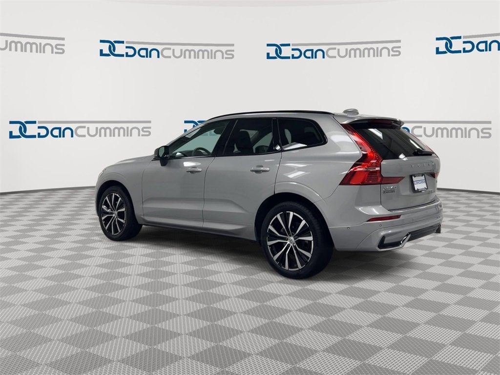2024 Volvo XC60 Plus Dark Theme