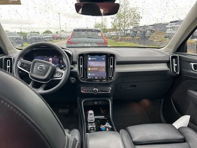 2024 Volvo XC40 Plus Dark Theme