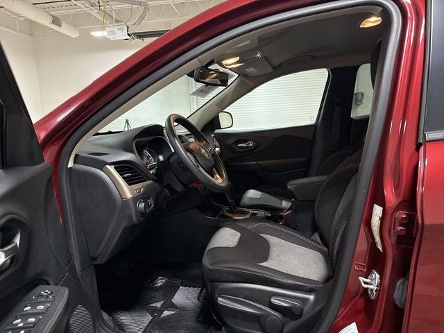 2015 Jeep Cherokee Sport