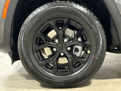 2026 Jeep Grand Cherokee Laredo Altitude