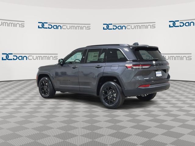 2026 Jeep Grand Cherokee Laredo Altitude