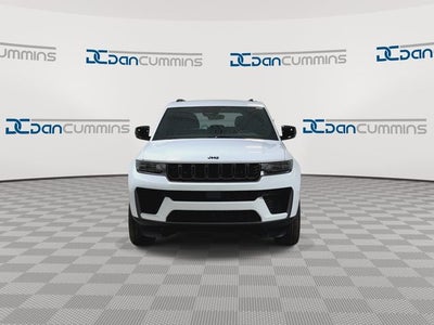 2026 Jeep Grand Cherokee Laredo Altitude
