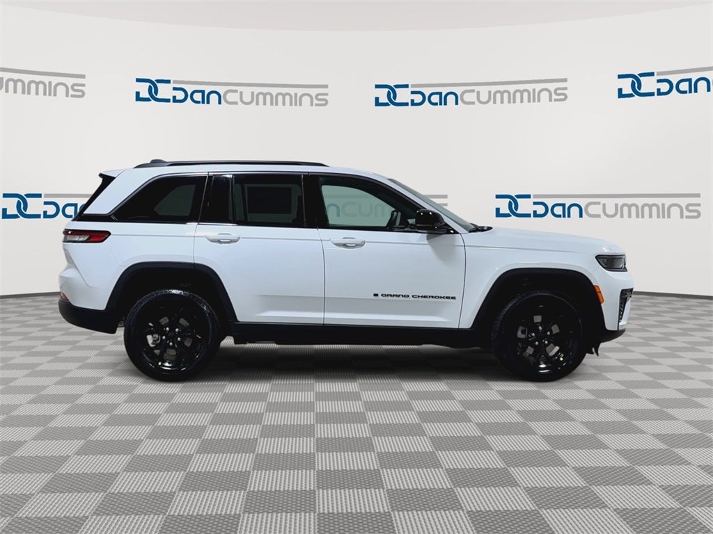 2026 Jeep Grand Cherokee Laredo